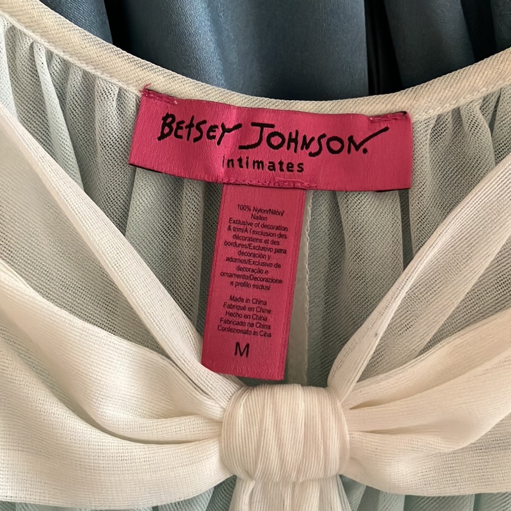 Betsey Johnson & Jones New York Baby Doll and full length night gown w/robe.